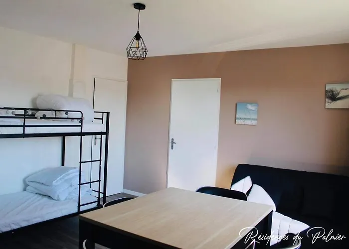 Residences Du Palmier 塞夫勒河畔圣洛朗